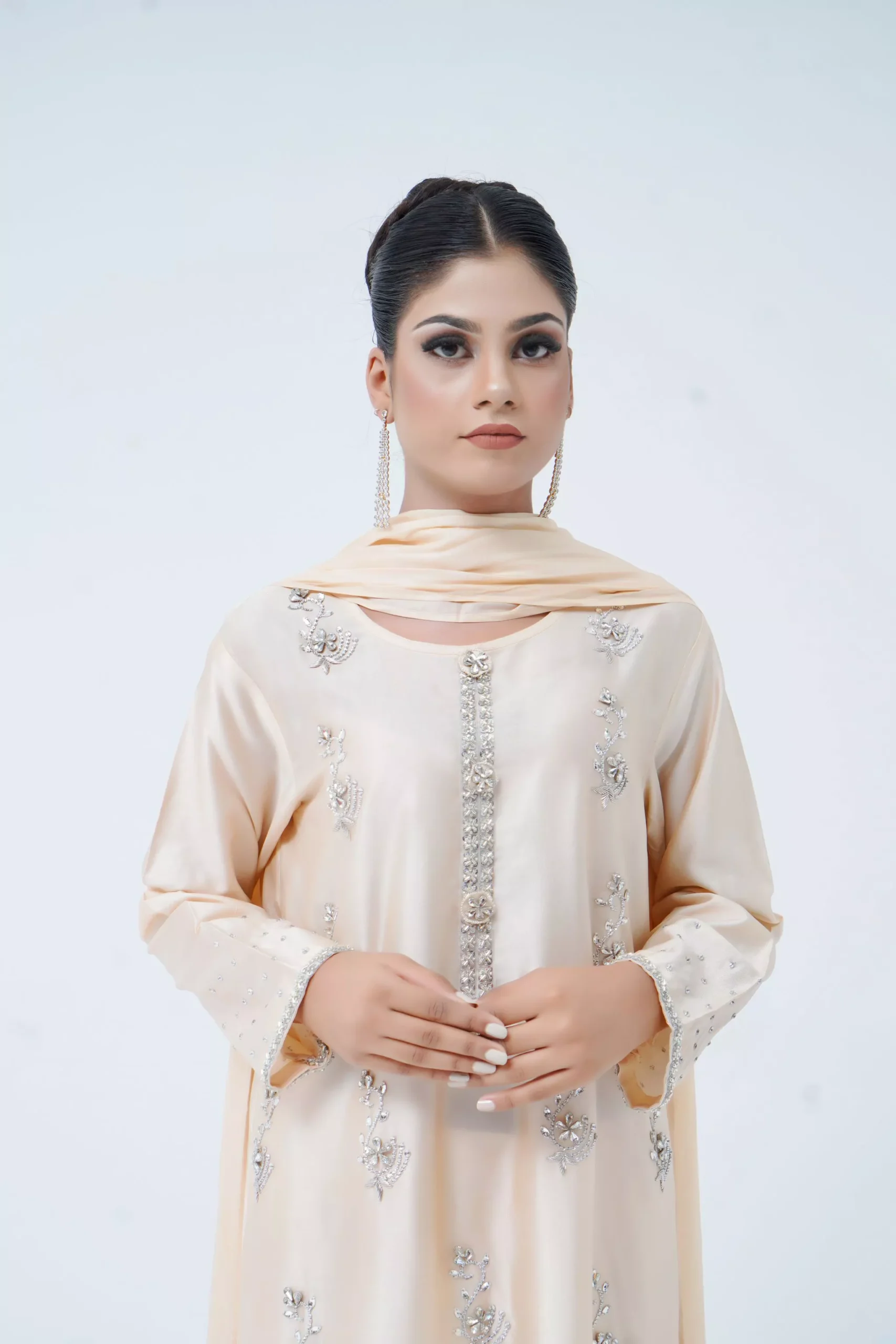 Royale – Ivory 1